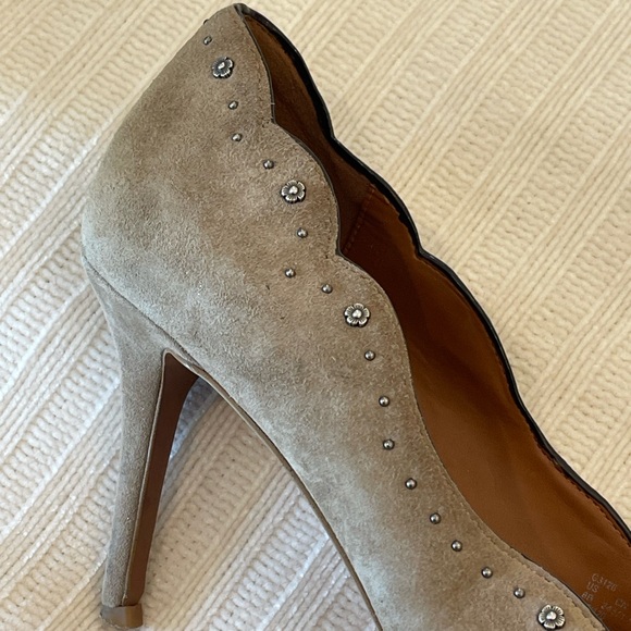Coach Suede & Leather Embellished Waverly Pumps Gray Size 8 - Picture 5 of 15